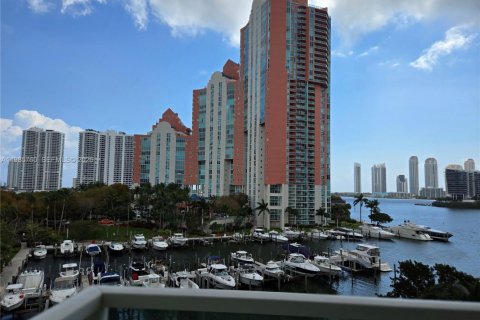 Купить кондоминиум в Авентура, Флорида 2 спальни, 155.15м2, № 2047407 - фото 2