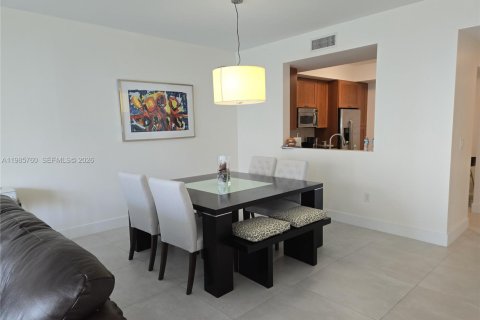 Condominio en venta en Aventura, Florida, 2 dormitorios, 155.15 m2 № 2047407 - foto 15