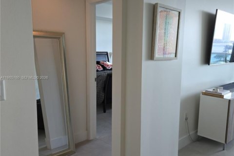 Condominio en venta en Aventura, Florida, 2 dormitorios, 155.15 m2 № 2047407 - foto 20