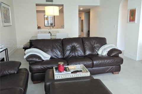 Condominio en venta en Aventura, Florida, 2 dormitorios, 155.15 m2 № 2047407 - foto 11