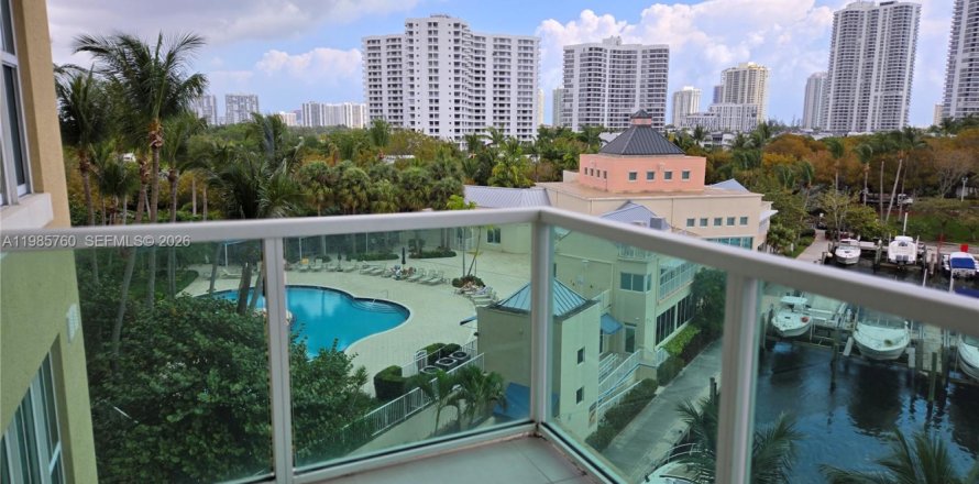 Кондоминиум с 2 спальнями в Авентура, Флорида № 2047407