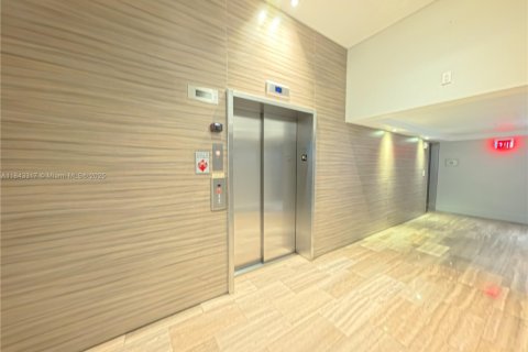 Condominio en venta en Miami, Florida, 2 dormitorios, 84.73 m2 № 1858609 - foto 4