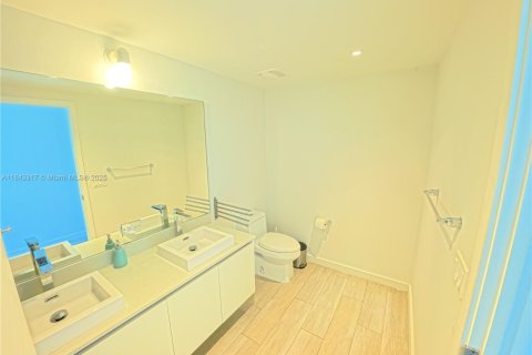 Condominio en venta en Miami, Florida, 2 dormitorios, 84.73 m2 № 1858609 - foto 17