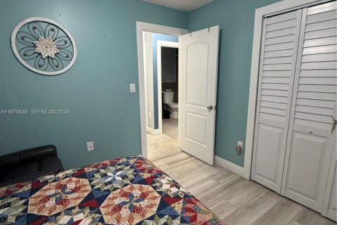 House in Miami, Florida 3 bedrooms, 129.23 sq.m. № 2044488 - photo 19