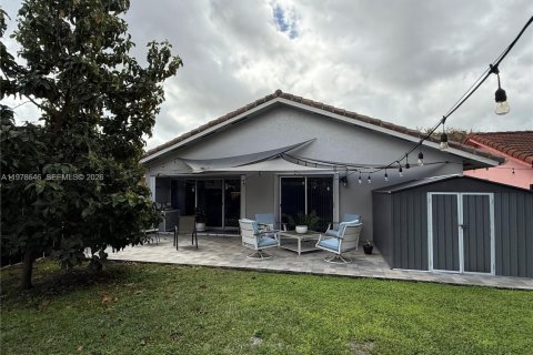 House in Miami, Florida 3 bedrooms, 129.23 sq.m. № 2044488 - photo 25