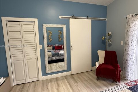 House in Miami, Florida 3 bedrooms, 129.23 sq.m. № 2044488 - photo 12