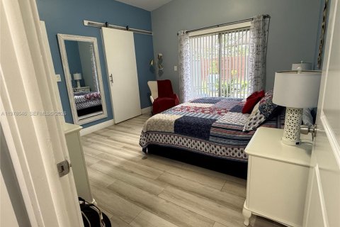 House in Miami, Florida 3 bedrooms, 129.23 sq.m. № 2044488 - photo 13