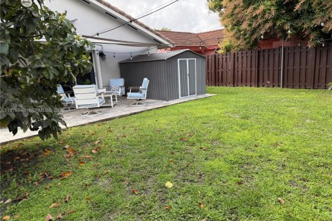 House in Miami, Florida 3 bedrooms, 129.23 sq.m. № 2044488 - photo 23