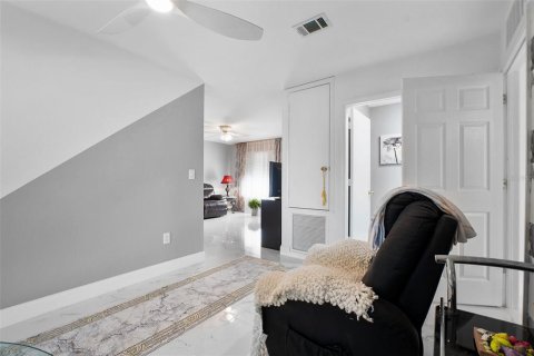 House in North Port, Florida 2 bedrooms, 144.93 sq.m. № 2112074 - photo 13