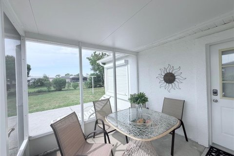House in North Port, Florida 2 bedrooms, 144.93 sq.m. № 2112074 - photo 28