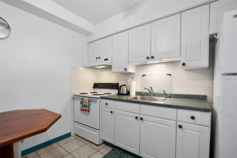 House in North Port, Florida 2 bedrooms, 144.93 sq.m. № 2112074 - photo 24