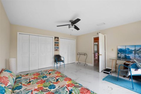 House in North Port, Florida 2 bedrooms, 144.93 sq.m. № 2112074 - photo 19