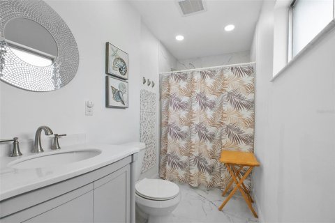 House in North Port, Florida 2 bedrooms, 144.93 sq.m. № 2112074 - photo 22