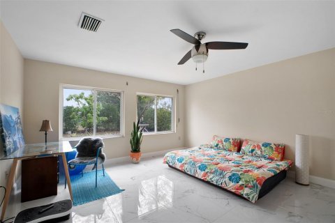 House in North Port, Florida 2 bedrooms, 144.93 sq.m. № 2112074 - photo 18