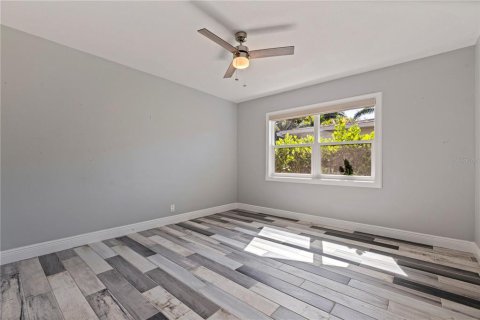 Casa en venta en Saint Petersburg, Florida, 3 dormitorios, 185.62 m2 № 2383523 - foto 24