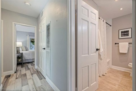 Casa en venta en Saint Petersburg, Florida, 3 dormitorios, 185.62 m2 № 2383523 - foto 25