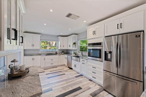Casa en venta en Saint Petersburg, Florida, 3 dormitorios, 185.62 m2 № 2383523 - foto 11