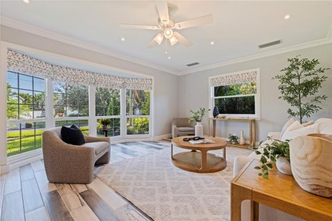Casa en venta en Saint Petersburg, Florida, 3 dormitorios, 185.62 m2 № 2383523 - foto 2
