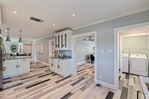 Casa en venta en Saint Petersburg, Florida, 3 dormitorios, 185.62 m2 № 2383523 - foto 13