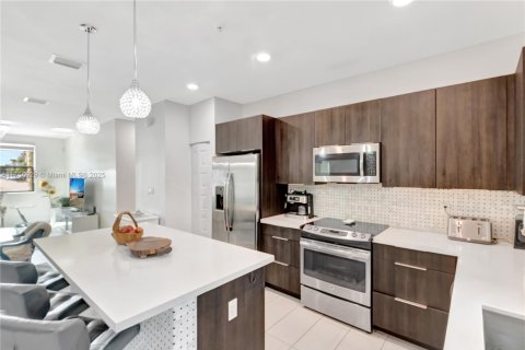 Купить кондоминиум в Дорал, Флорида 2 спальни, 129.88м2, № 1982018 - фото 8