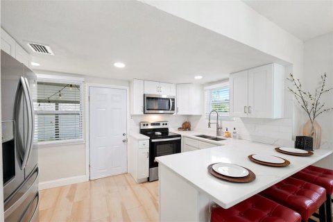 Casa en venta en Gulfport, Florida, 2 dormitorios, 79.15 m2 № 1649232 - foto 11