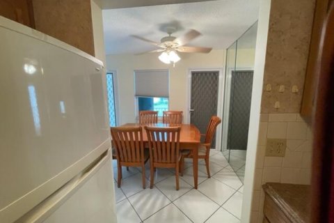 Condo in Boynton Beach, Florida, 2 bedrooms № 2246919 - photo 4