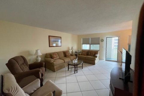 Condo in Boynton Beach, Florida, 2 bedrooms № 2246919 - photo 6