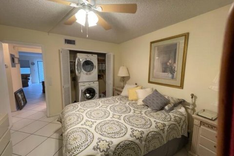 Condo in Boynton Beach, Florida, 2 bedrooms № 2246919 - photo 11