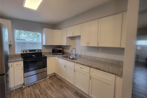 House in Daytona Beach, Florida 3 bedrooms, 98.1 sq.m. № 1733476 - photo 14