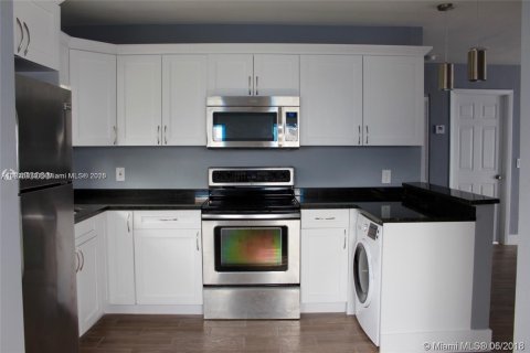 Casa en venta en Hallandale Beach, Florida, 2 dormitorios № 2082504 - foto 5