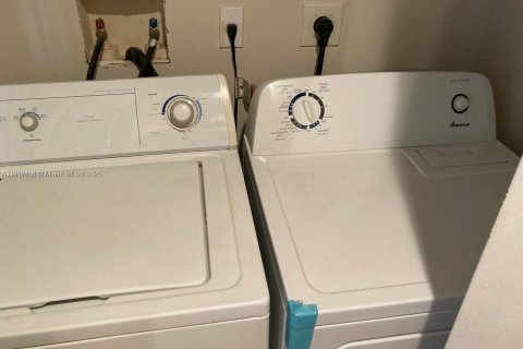 Condominio en venta en Hollywood, Florida, 1 dormitorio, 70.14 m2 № 1966864 - foto 7