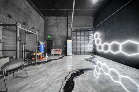 Immobilier commercial à vendre à Opa-locka, Floride № 1926403 - photo 8