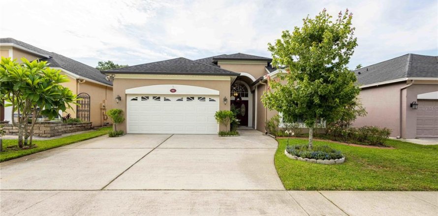House in Oviedo, Florida 4 bedrooms, 219.44 sq.m. № 1847893