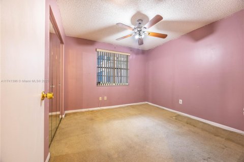 Copropriété à vendre à Tamarac, Floride: 2 chambres, 117.99 m2 № 1943513 - photo 10