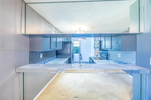 Copropriété à vendre à Tamarac, Floride: 2 chambres, 117.99 m2 № 1943513 - photo 8