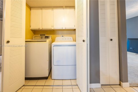 Copropriété à vendre à Tamarac, Floride: 2 chambres, 117.99 m2 № 1943513 - photo 22