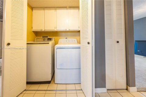 Copropriété à vendre à Tamarac, Floride: 2 chambres, 117.99 m2 № 1943513 - photo 21