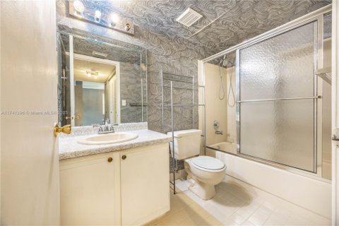 Copropriété à vendre à Tamarac, Floride: 2 chambres, 117.99 m2 № 1943513 - photo 23