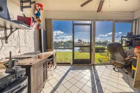Copropriété à vendre à Tamarac, Floride: 2 chambres, 117.99 m2 № 1943513 - photo 29