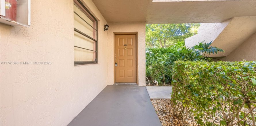Condo à Tamarac, Floride, 2 chambres  № 1943513