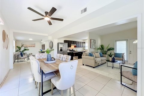 House in Orlando, Florida 3 bedrooms, 119.38 sq.m. № 2429171 - photo 9