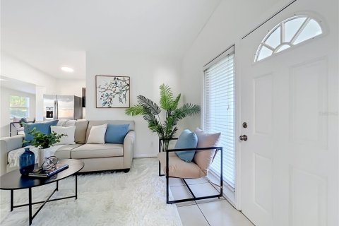 House in Orlando, Florida 3 bedrooms, 119.38 sq.m. № 2429171 - photo 3
