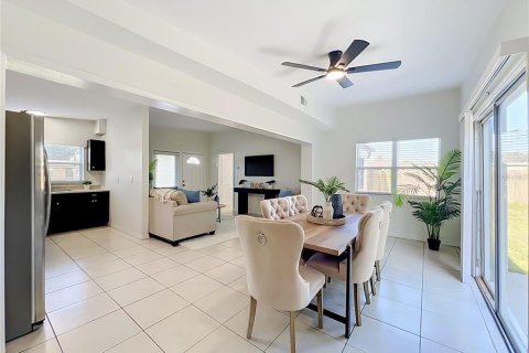 House in Orlando, Florida 3 bedrooms, 119.38 sq.m. № 2429171 - photo 10