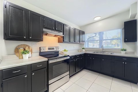 House in Orlando, Florida 3 bedrooms, 119.38 sq.m. № 2429171 - photo 6