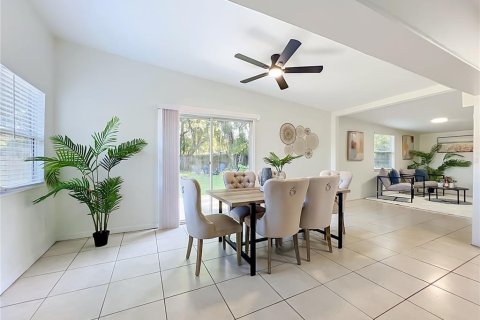 House in Orlando, Florida 3 bedrooms, 119.38 sq.m. № 2429171 - photo 8