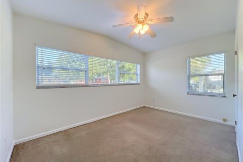 House in Orlando, Florida 3 bedrooms, 119.38 sq.m. № 2429171 - photo 24