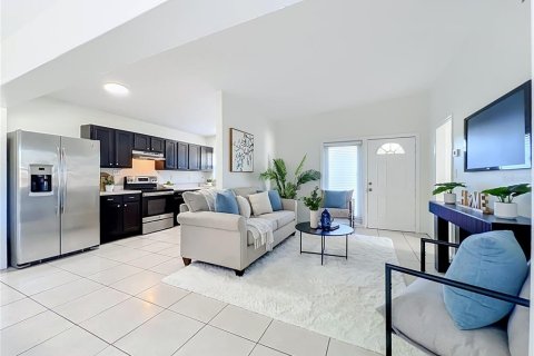 House in Orlando, Florida 3 bedrooms, 119.38 sq.m. № 2429171 - photo 5