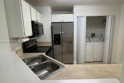 Condominio en alquiler en Oakland Park, Florida, 2 dormitorios, 101.82 m2 № 2047873 - foto 5