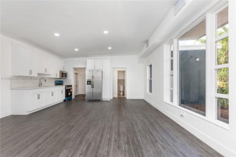 Villa ou maison à vendre à Miami, Floride: 4 chambres, 137.31 m2 № 1988391 - photo 14