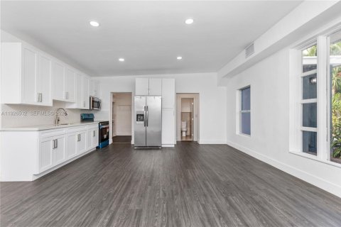 Villa ou maison à vendre à Miami, Floride: 4 chambres, 137.31 m2 № 1988391 - photo 15